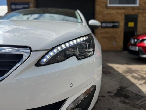 Peugeot 308 1.6 THP Feline Hatchback 5dr Petrol Manual 11