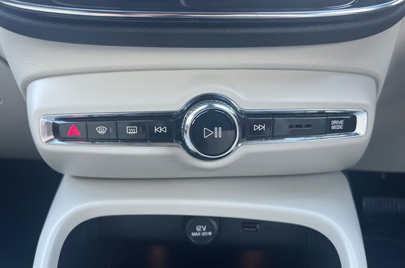 Volvo XC40 2.0 T4 INSCRIPTION PRO AUTO PETROL 46
