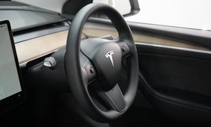 Tesla Model Y RWD 4 New Tyres Comfort Suspension 1 Owner GROK AI Ryzen Adaptive LEDs VATQ 22
