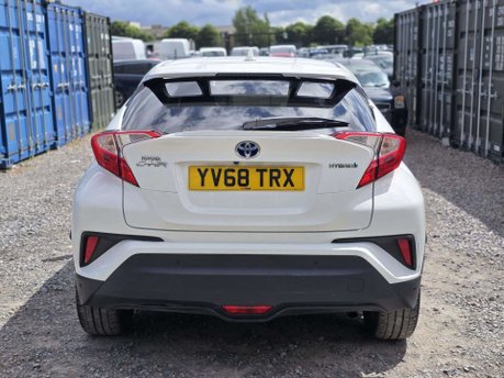 Toyota C-HR 1.8 VVT-h Design SUV 5dr Petrol Hybrid CVT Euro 6 (s/s) (122 ps) 4