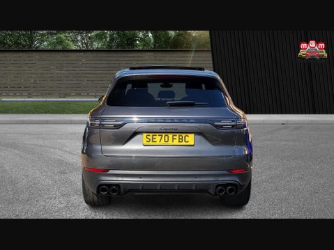 Porsche Cayenne V6 8