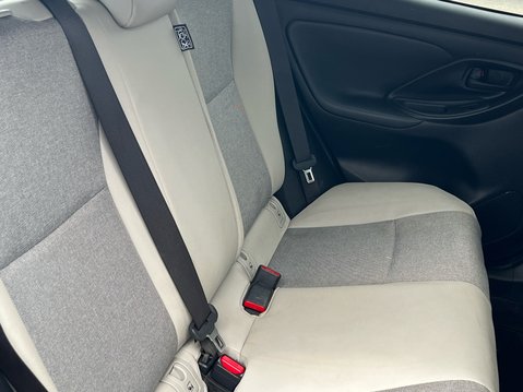 Toyota Yaris EXCEL FHEV 38