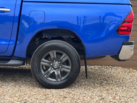 Toyota Hilux 2.4 HI-Luxury Icon D-4D 4WD Double Cab Auto 4WD 5dr 17