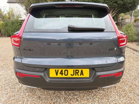 Volvo XC40 2.0 D3 Inscription Pro SUV 5dr Diesel Auto Euro 6 (s/s) (150 ps) 10