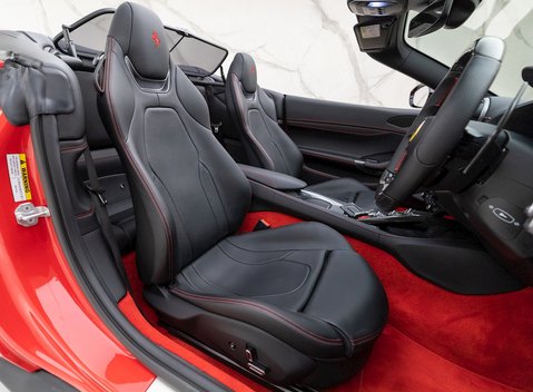 Ferrari Portofino 12