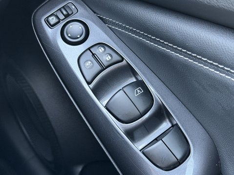 Nissan Juke 1.0 DiG-T 114 N-Connecta 5dr DCT 34