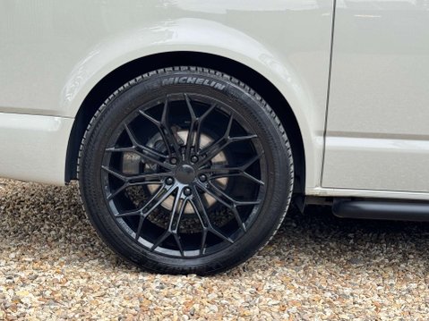 Volkswagen Transporter 2.0 Transporter T32 Highline TDI 4Motion Semi-Auto 4WD 23