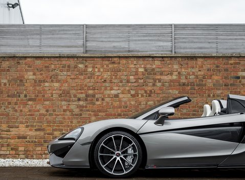 McLaren 570S Spider 27