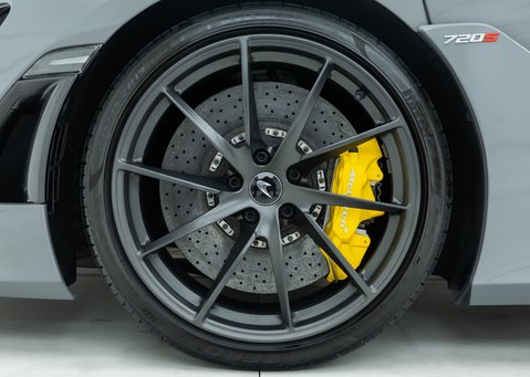 McLaren 720S Performance