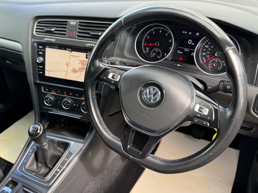 2019 Volkswagen Golf — image 37
