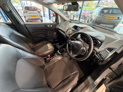 Ford Ecosport 1.0T EcoBoost Titanium 2WD Euro 5 (s/s) 5dr 9