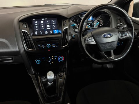 Ford Focus ST-LINE TDCI 12