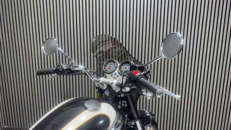 Triumph Bonneville 2004 ONLY 14K LONG MOT TOP BOX VERY CLEAN MODERN RETRO 790 43