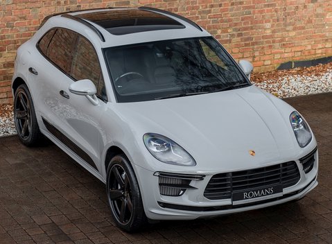 Porsche Macan Turbo 8