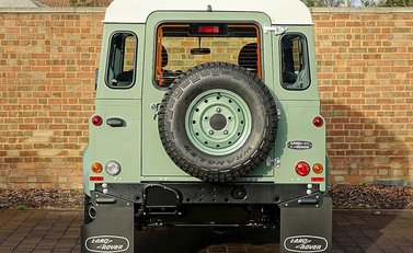 Land Rover 90 Heritage 13