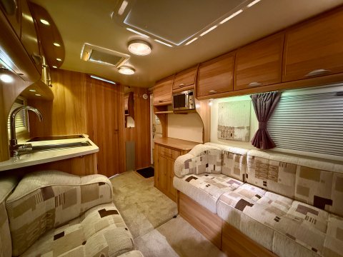 Bailey Unicorn Seville 27