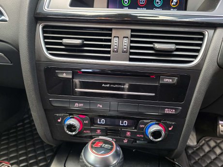 Audi RS4 4.2 FSI V8 Estate 5dr Petrol S Tronic quattro Euro 5 (450 ps) 55