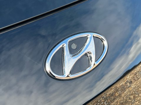 Hyundai KONA PREMIUM 17