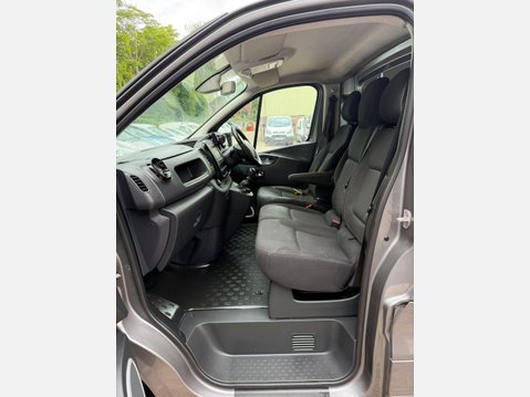 Vauxhall Vivaro 1.6 CDTi 2700 BiTurbo Sportive L1 H1 Euro 6 (s/s) 5dr 39