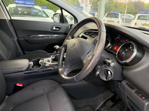 Peugeot 3008 1.6 HDi Active Euro 4 5dr 8