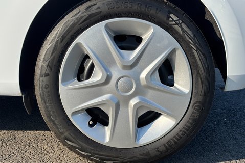 Ford Fiesta Base 85 ps Tdci Car Derived Panel Van - Air Con & Sat Nav 28