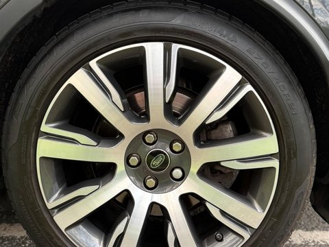 Land Rover Discovery 3.0 SD V6 HSE SUV 5dr Diesel Auto 4WD Euro 6 (s/s) (306 ps) 21
