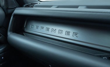 Land Rover Defender OCTA EDITION ONE 28