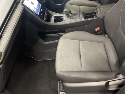 Lexus LBX 1.5 VVT-iE Premium SUV 5dr Petrol Hybrid E-CVT Euro 6 (s/s) (136 ps) Parkin 14