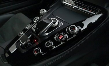 Mercedes-Benz AMG GT R GT R Premium 16