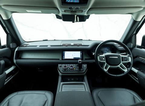 Land Rover Defender 110 XS Edition P400 16