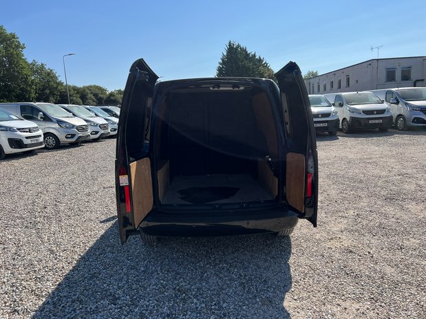 Volkswagen Caddy SWB L1H1 Low Roof Highline Air Con Alloys Sensors EURO 6 NO VAT 9