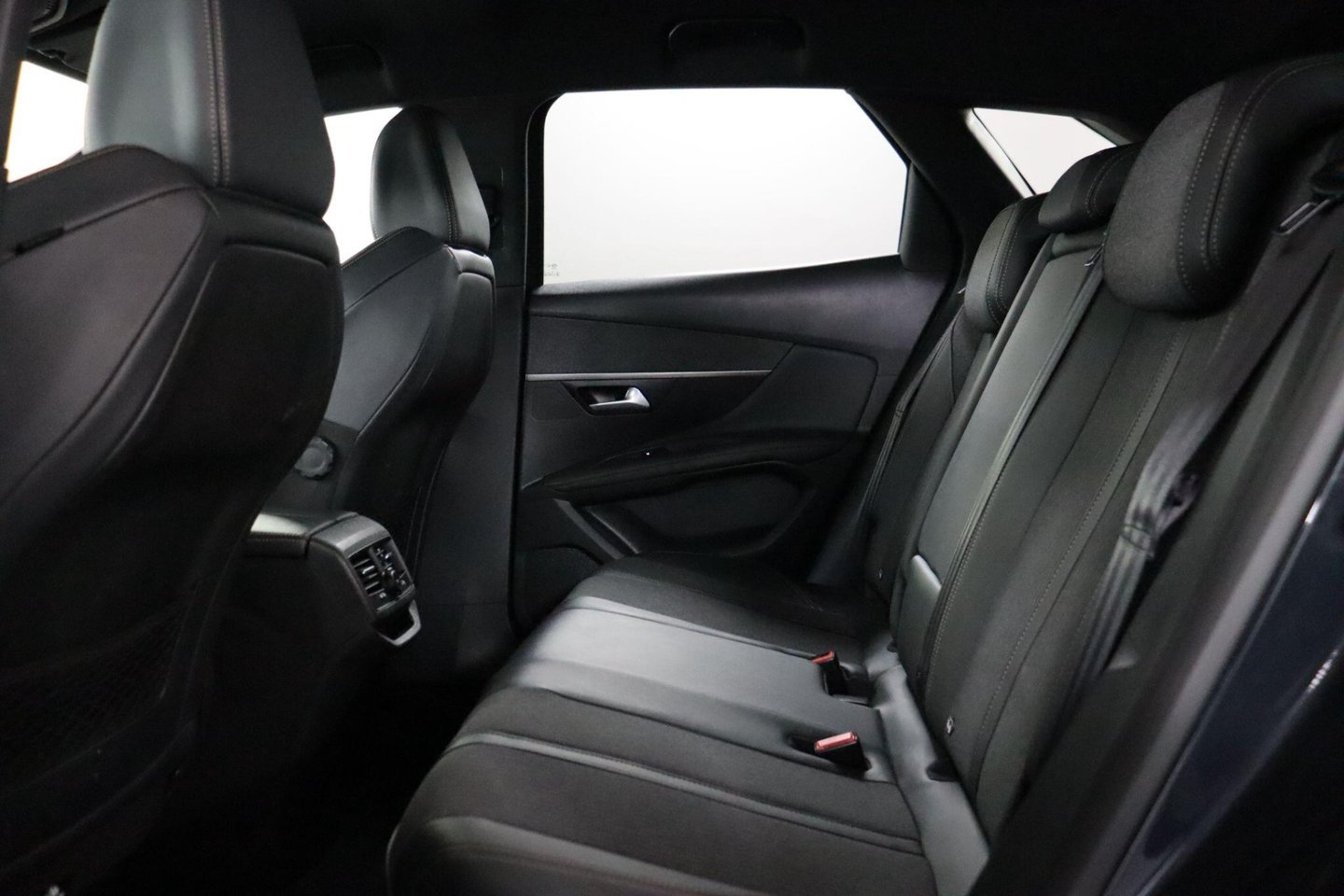 2019 Peugeot 3008 — image 29