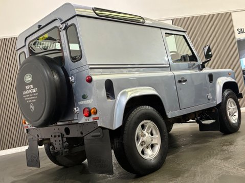 Land Rover Defender 2.4 TDCi Hard Top SUV 4WD SWB Euro 4 3dr 24