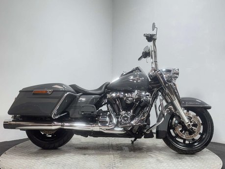 Harley-Davidson Touring 1745 FLHR ROADKING 2017 8K CUSTOM BAGGER MOT 1 OFF BIKE