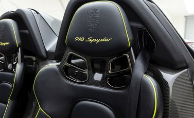 Porsche 918 Spyder 12