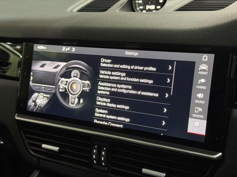 Porsche Cayenne 3.0 V6 E-Hybrid 14.1kWh Coupe 5dr Petrol Plug-in Hybrid TiptronicS 4WD Euro 38