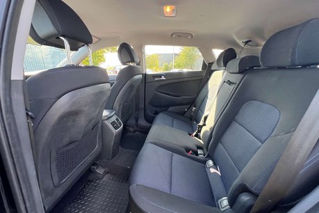 Hyundai TUCSON 2.0 CRDi SE Nav SUV 5dr Diesel Manual 4WD Euro 6 (136 ps) 42