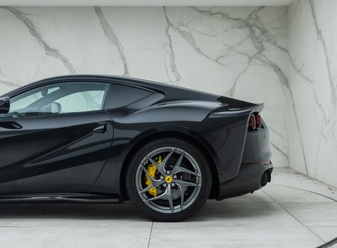 Ferrari 812 Superfast 41