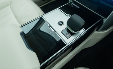 Land Rover Range Rover D350 AUTOBIOGRAPHY LWB 26