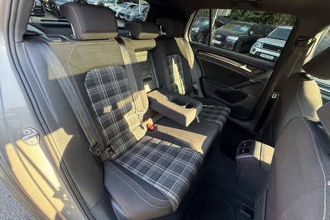 Volkswagen Golf GTD - PANORAMIC ROOF - ACC - SPORT AND SOUND PACK - CARPLAY 29