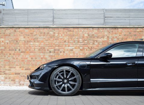 Porsche Taycan Turbo 29