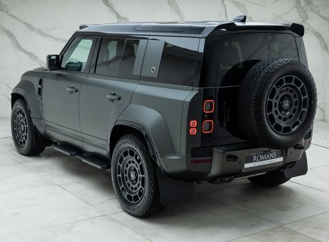Land Rover Defender 110 OCTA EDITION ONE 12