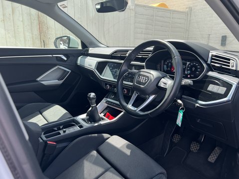 Audi Q3 1.5 TFSI CoD 35 Sport SUV 5dr Petrol Manual Euro 6 (s/s) (150 ps) 10