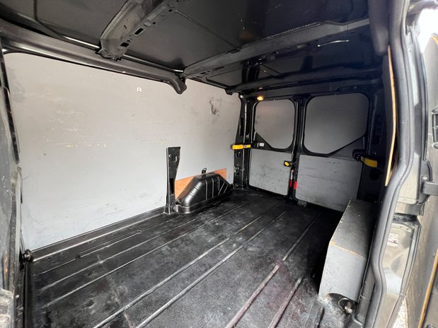 Ford Transit Custom SWB L1H1 (SOLD) 300 Limited Alloys Air Con Sensors Cruise EURO 6 12