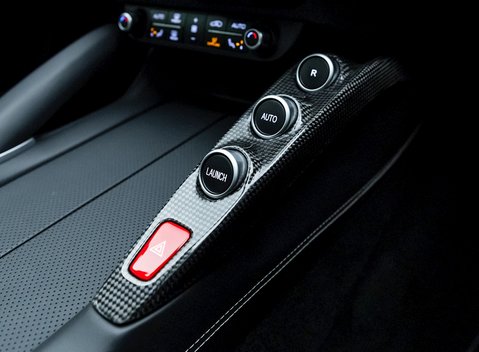 Ferrari GTC4 Lusso V12 18