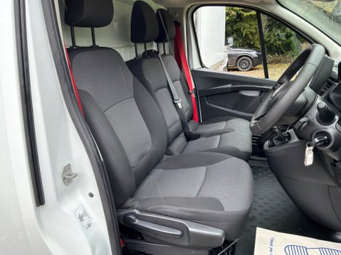 Renault Trucks Uk Trafic 2.0 dCi Blue LL30 Panel Van 5dr Diesel Manual L2 H1 Euro 6 (s/s) 11