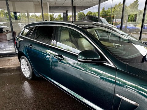 Jaguar XF 2.2d Luxury Sportbrake Auto Euro 5 (s/s) 5dr 6