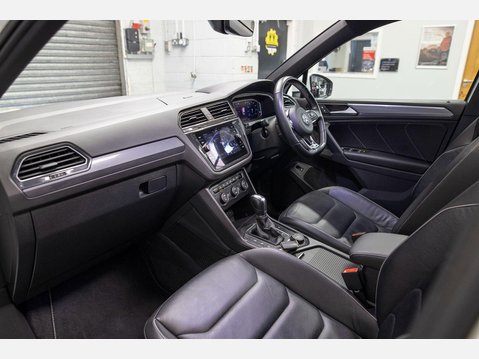 Volkswagen Tiguan 2.0 TDI R-Line Tech DSG 4Motion Euro 6 (s/s) 5dr 60