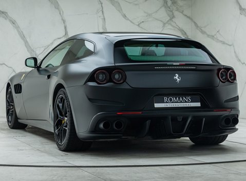 Ferrari GTC4 Lusso T 10