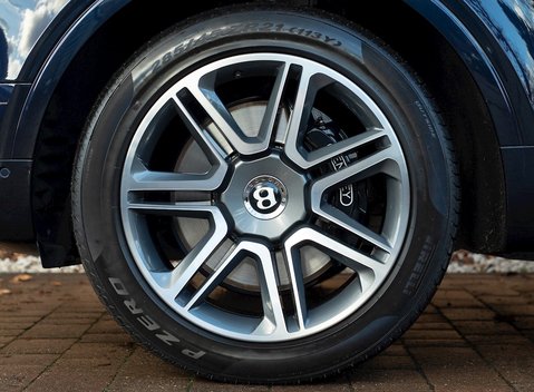 Bentley Bentayga V8 10